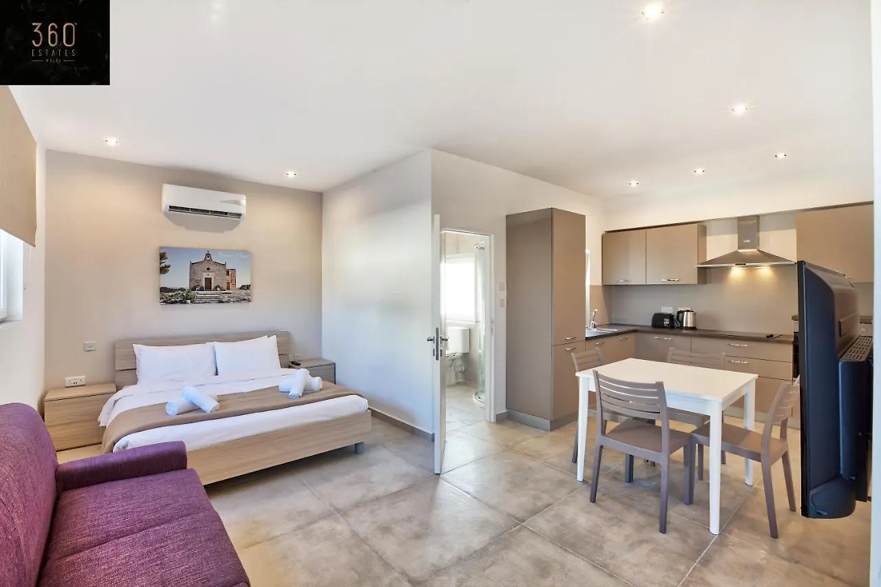 Studio Penthouse, Close To Clubs/Schools W/Wifi Saint Julian's 0*,